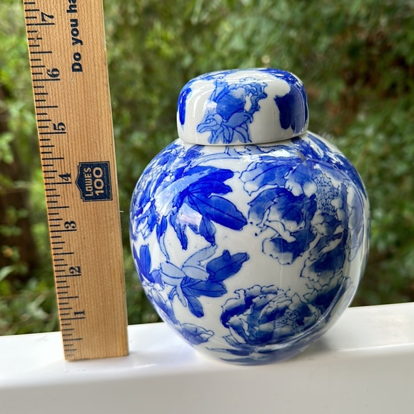Vintage Lidded Blue and White Floral Ceramic Jar - Picture 4 of 7